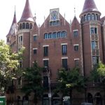 Casa de les Punxes - Casa Terrades - Construcción y Reformas en Barcelona /Construcción modernista en ladrillos y piedra con detalle constructivos en hierro.