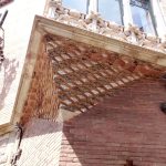 Casa de les Punxes - Casa Terrades - Construcción y Reformas en Barcelona /Construcción modernista en ladrillos y piedra con detalle constructivos en hierro.
