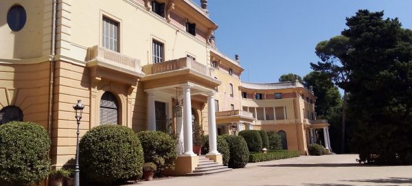 Jardines del Palacio Pedralbes en Barcelona - Construcción y reforma de casas Barcelona