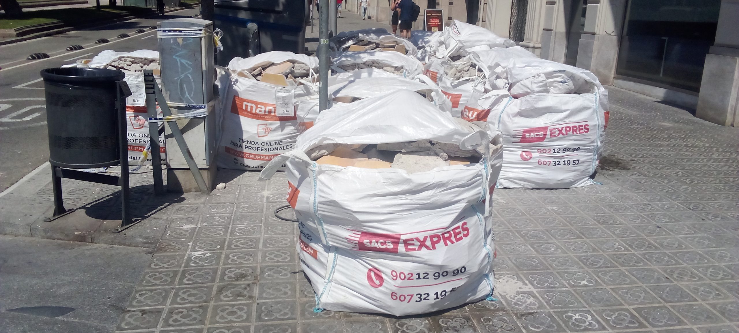 Reformas Barcelona [BarcinoReformas] - Tratamiento de escombros