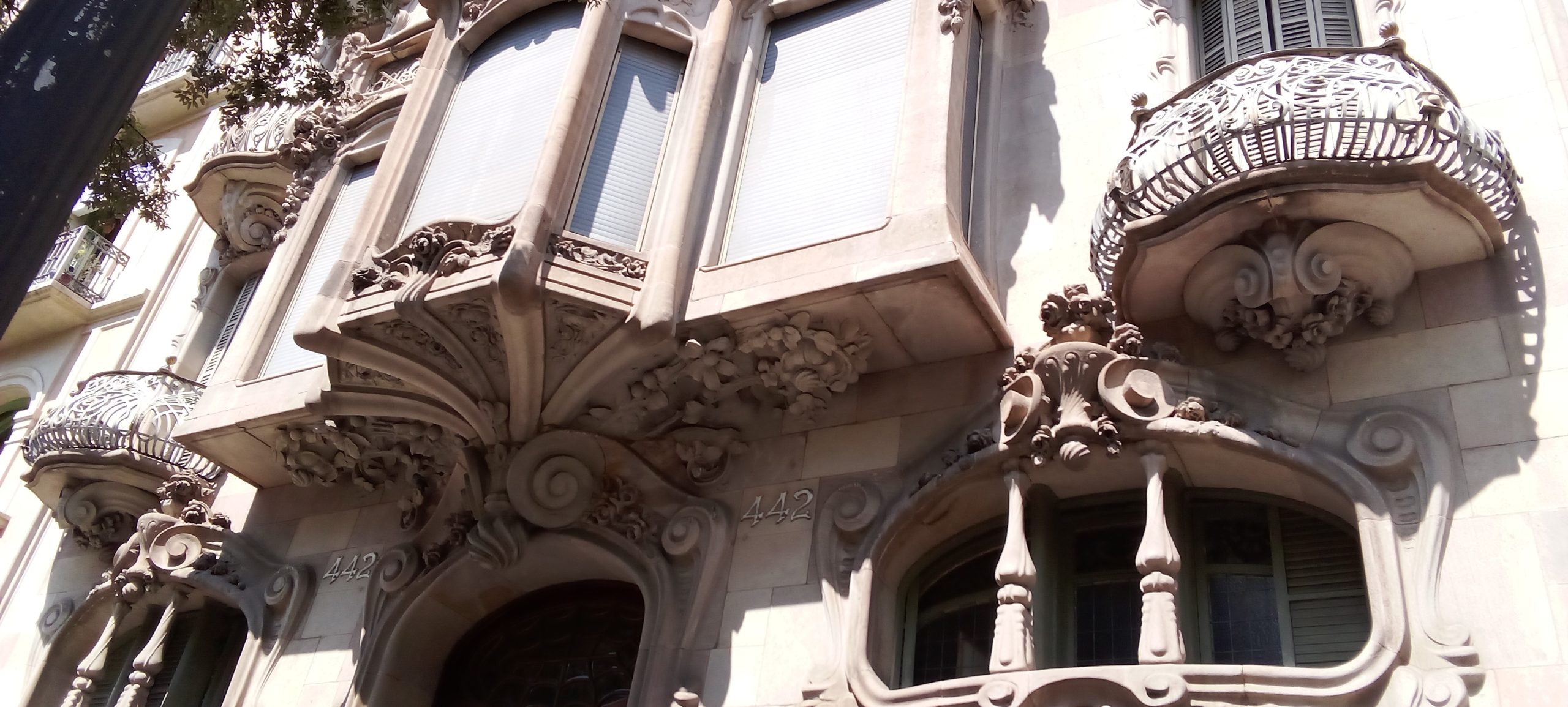 Casa Comalat - Casas modernistas - reformas pisos modernistas - Eixample Barcelona - reforma suelos hidráulicos Barcelona