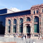 La Hidroeléctrica de Cataluña, diseñada por Pere Falqués, fue construida entre 1896 y 1899 y ha sido objeto de varias reformas a lo largo de los años, incluyendo una importante rehabilitación en 1977 para adaptarla a oficinas. Recientemente, Endesa ha realizado una inversión significativa para modernizar el edificio, que ahora alberga su sede en Cataluña Reformas integrales Barcelona - Modernismo Industrial