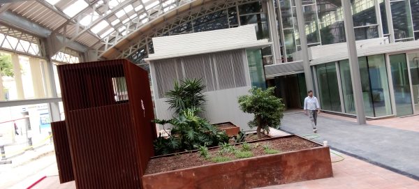 Mercado de la Abaceria - Gràcia - Barcelona reforma del mercado - entrega octubre 2026 áreas públicas con jardines y árboles