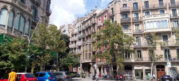 Reforma de Fachadas Barcelona - Eixample | La Casa Sala-Cairó es un edificio modernista de Barcelona, situado en calle de Enric Granados, 106, en el barrio de la Esquerra de l’Eixample. Fue construido en 1906 por el arquitecto Domènec Boada i Piera.