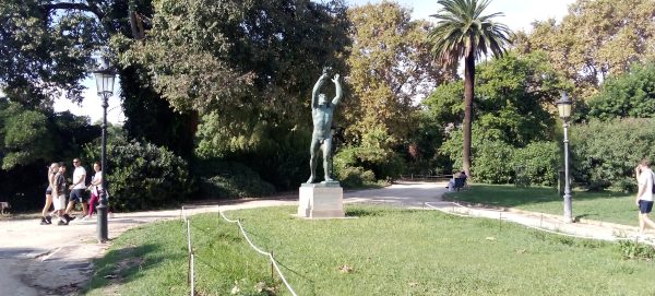 Monumento "Als voluntaris catalans" - Ciutadella - Barcelona Reformas Barcelona - esculturas jardines