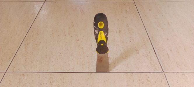 Reforma y rehabilitación de suelos en Barcelona: reparación de juntas de baldosas y azulejos