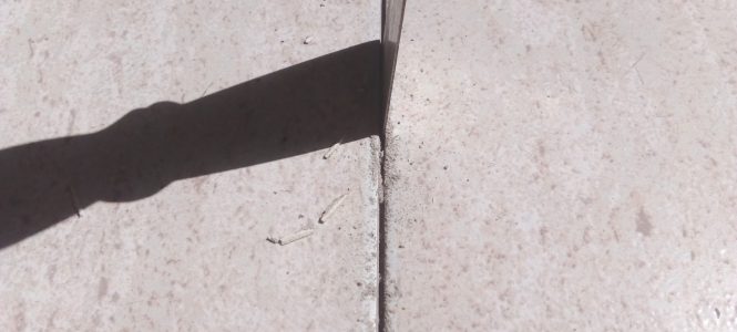 Reforma y rehabilitación de suelos en Barcelona: reparación de juntas de baldosas y azulejos