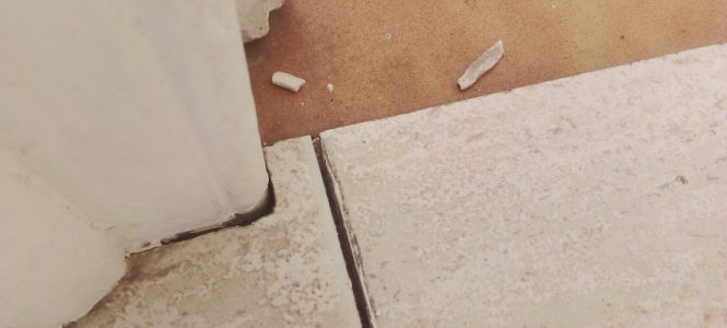 Reforma y rehabilitación de suelos en Barcelona: reparación de juntas de baldosas y azulejos