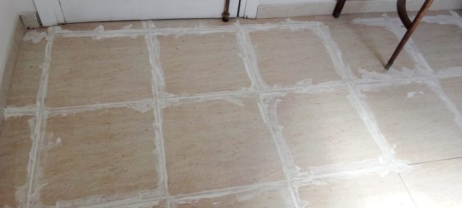 Reforma y rehabilitación de suelos en Barcelona: reparación de juntas de baldosas y azulejos