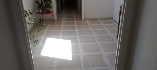 Reforma y rehabilitación de suelos en Barcelona: reparación de juntas de baldosas y azulejos