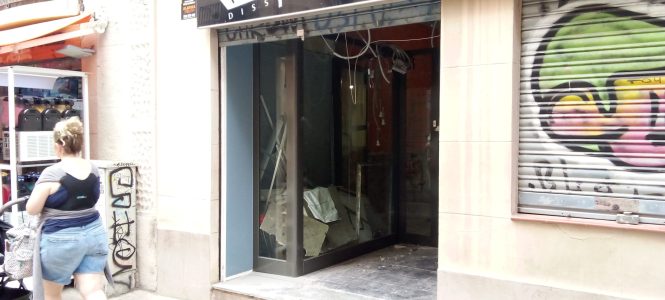 Diseño y reforma de tiendas en Barcelona | Reforma de locales Barcelona - reforma integral de locales: reforma de muros y suelos; reforma del sistema eléctrico de locales Barcelona. Reforma integral de locales.